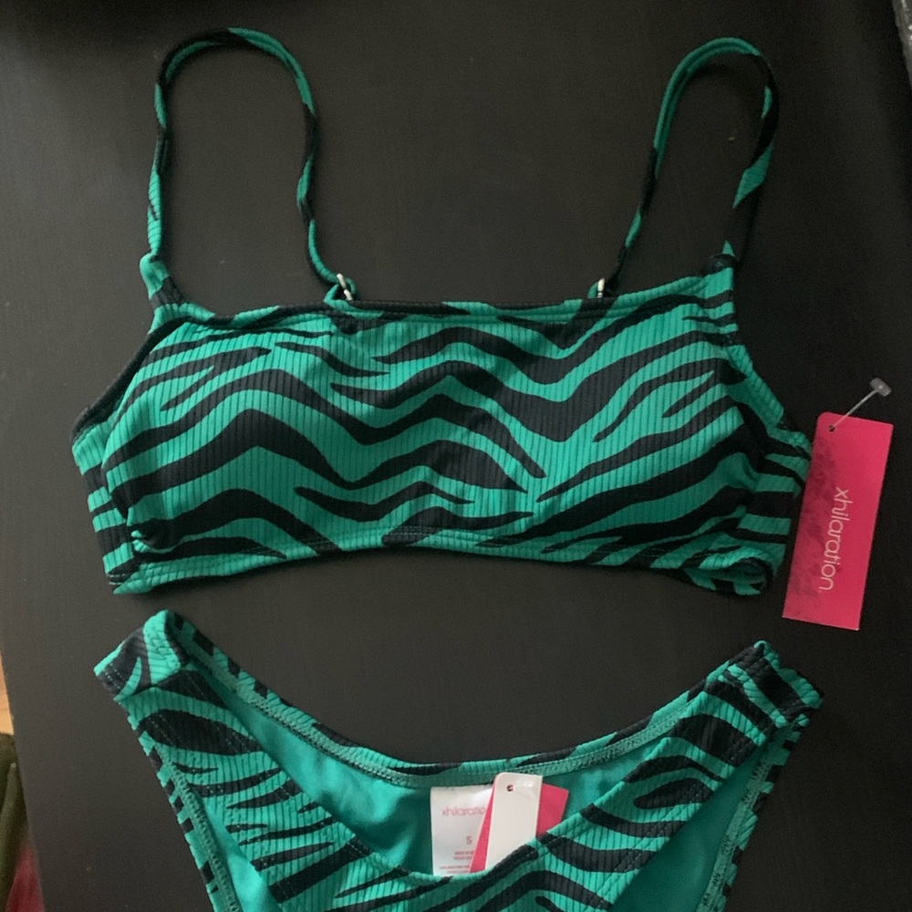 Green bikini set